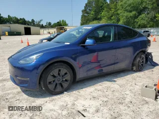 2024 Tesla Model Y Long Range z VIN 7SAYGAEE6RF202481, wystawiony jako Copart lot #59208165 z przebiegiem 15 346 mil mil oraz Szkoda całkowita • Salvage title. Historia ofert i sprzedaży dostępna na DreamBid. Obrazek 1.