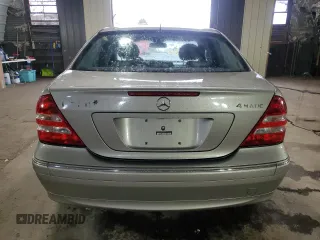 2005 Mercedes-Benz C 320 z VIN WDBRF84J65F557876, wystawiony jako Copart lot #76041884 z przebiegiem 113 664 mil mil oraz Czysty tytuł • Clean title. Historia ofert i sprzedaży dostępna na DreamBid. Obrazek 6.