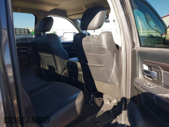 2018 Ram 2500 Big Horn with VIN 3C6UR5DJ8JG341352, listed as a IAAI auction lot 38465028 with 110,201 mi miles. Bid and sale history available at carsss.com. Image 8.
