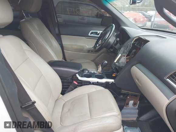 2011 Ford Explorer XLT with VIN 1FMHK8D84BGA01038, listed as a IAAI auction lot 42114219 with Not Provided miles and . Bid and sale history available at carsss.com. Image 5.