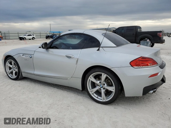 2016 BMW Z4 sDrive28i with VIN WBALL5C54G5A21231, listed as a Copart auction lot 89387225 with 30,765 mi miles and Salvage Title. Bid and sale history available at carsss.com. Image 2.