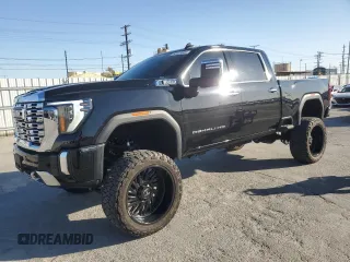 2024 GMC Sierra 2500HD Denali z VIN 1GT49REY9RF110906, wystawiony jako Copart lot #52553065 z przebiegiem 34 983 mil mil oraz Szkoda całkowita • Salvage title. Historia ofert i sprzedaży dostępna na DreamBid. Obrazek 1.
