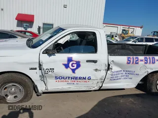2019 Ram 1500 Classic Tradesman with VIN 3C6JR6DT1KG509991, listed as a IAAI auction lot 41659174 with 186,153 mi miles. Bid and sale history available at carsss.com. Image 14.