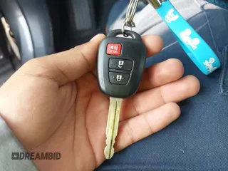 2014 Toyota RAV4 LE z VIN JTMZFREV9E5018084, wystawiony jako IAAI lot #42573040 z przebiegiem 168 661 mil mil oraz . Historia ofert i sprzedaży dostępna na DreamBid. Obrazek 11.