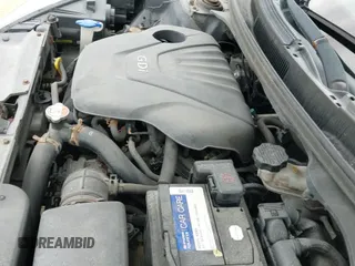 2017 Hyundai Veloster Value Edition z VIN KMHTC6AD7HU308551, wystawiony jako IAAI lot #43455924 z przebiegiem 161 989 mil mil oraz . Historia ofert i sprzedaży dostępna na DreamBid. Obrazek 12.