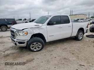 2021 Ram 1500 Lone Star z VIN 1C6RREBT9MN819865, wystawiony jako Copart lot #54245815 z przebiegiem 57 810 mil mil oraz Szkoda całkowita • Salvage title. Historia ofert i sprzedaży dostępna na DreamBid. Obrazek 1.