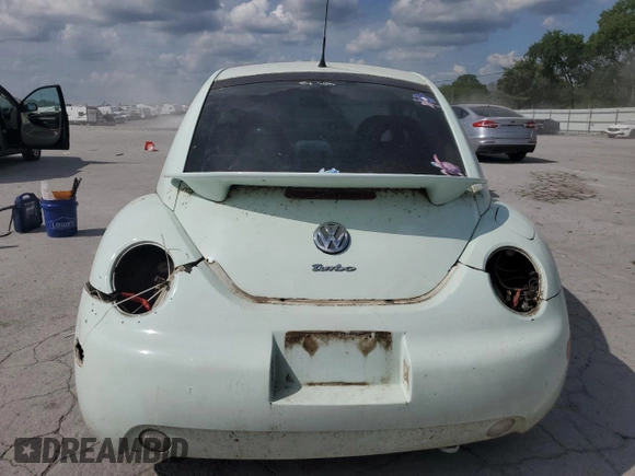 2001 Volkswagen Beetle GLS z VIN 3VWCD21C51M447957, wystawiony jako Copart lot #59517765 z przebiegiem 145 484 mil mil oraz Szkoda całkowita • Salvage title. Historia ofert i sprzedaży dostępna na DreamBid. Obrazek 6.