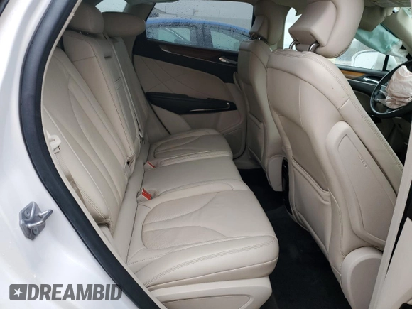 2017 Lincoln MKC Select z VIN 5LMCJ2D9XHUL20308, wystawiony jako Copart lot #44425455 z przebiegiem 69 557 mil mil oraz Nie do naprawy • Non repairable. Historia ofert i sprzedaży dostępna na DreamBid. Obrazek 10.