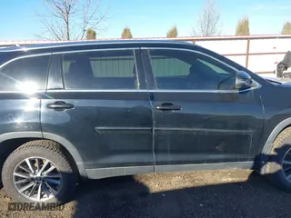 2019 Toyota Highlander SE with VIN 5TDJZRFH3KS580338, listed as a IAAI auction lot 41736059 with 128,487 mi miles. Bid and sale history available at carsss.com. Image 13.