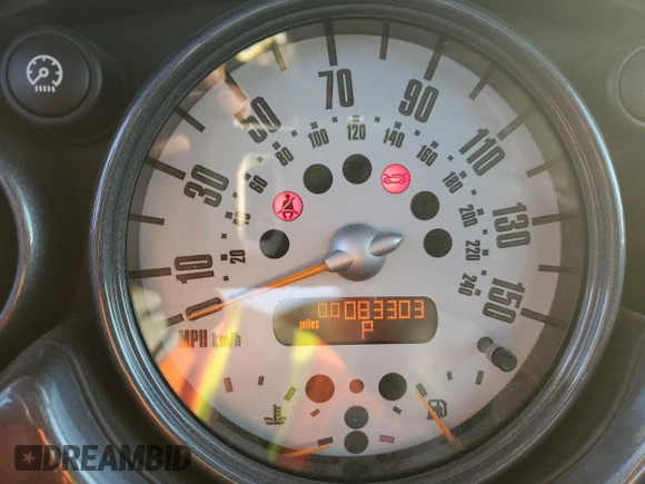 2004 MINI Hardtop with VIN WMWRC33484TJ59008, listed as a Copart auction lot 46003105 with 83,303 mi miles and Salvage Title. Bid and sale history available at DreamBid. Image 9.
