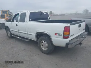 2000 GMC New Sierra 1500 SLE with VIN 1GTEK19T1YE356751, listed as a IAAI auction lot 41864745 with 165,109 mi miles. Bid and sale history available at carsss.com. Image 3.