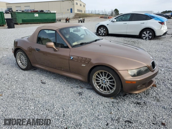 2001 BMW Z3 3.0 z VIN WBACN53491LJ55878, wystawiony jako Copart lot #84681544 z przebiegiem 106 059 mil mil oraz Czysty tytuł • Clean title. Historia ofert i sprzedaży dostępna na DreamBid. Obrazek 4.