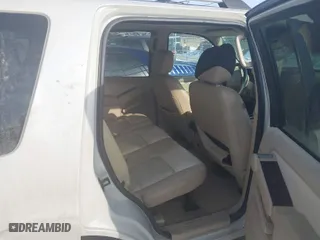 2006 Ford Explorer Limited with VIN 1FMEU75E06UB42885, listed as a IAAI auction lot 41396431 with 282,195 mi miles. Bid and sale history available at carsss.com. Image 8.