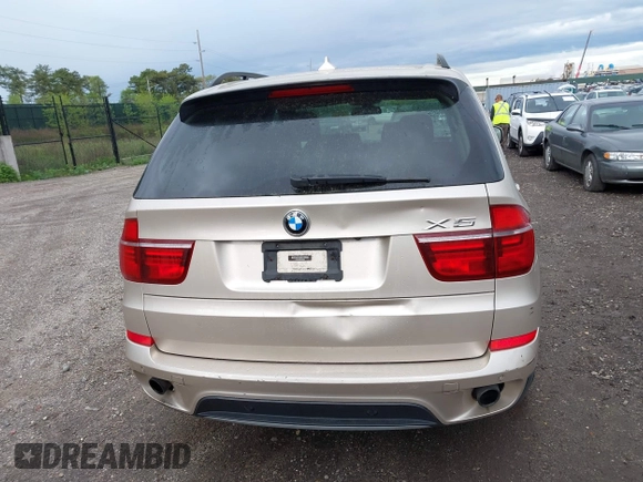 2013 BMW X5 xDrive35i z VIN 5UXZV4C58DL993516, wystawiony jako IAAI lot #42192619 z przebiegiem 153 840 mil mil oraz . Historia ofert i sprzedaży dostępna na DreamBid. Obrazek 16.