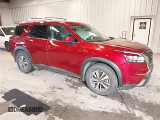 2023 Nissan Pathfinder SL z VIN 5N1DR3CC2PC211803, wystawiony jako IAAI lot #41176614 z przebiegiem 38 811 mil mil oraz . Historia ofert i sprzedaży dostępna na DreamBid. Obrazek 1.