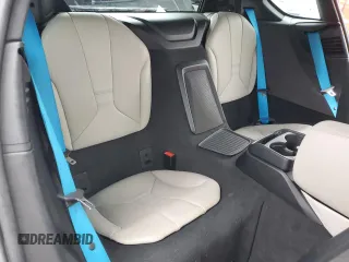2015 BMW i8 z VIN WBY2Z2C52FV392362, wystawiony jako Copart lot #78270524 z przebiegiem 59 293 mil mil oraz Szkoda całkowita • Salvage title. Historia ofert i sprzedaży dostępna na DreamBid. Obrazek 10.