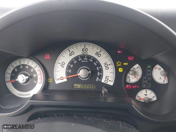 2008 Toyota FJ Cruiser with VIN JTEBU11F28K031235, listed as a IAAI auction lot 41393475 with 203,439 mi miles. Bid and sale history available at carsss.com. Image 7.