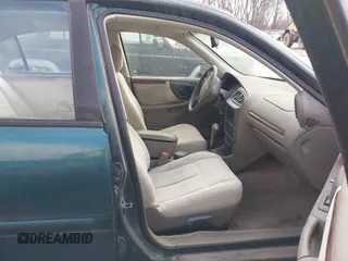 1998 Oldsmobile Cutlass GL z VIN 1G3NB52M2W6317412, wystawiony jako IAAI lot #41507437 z przebiegiem 115 394 mil mil oraz . Historia ofert i sprzedaży dostępna na DreamBid. Obrazek 5.