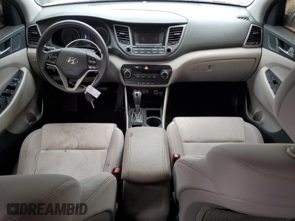 2017 Hyundai Tucson SE z VIN KM8J33A48HU278031, wystawiony jako Copart lot #49918545 z przebiegiem 125 382 mil mil oraz Szkoda całkowita • Salvage title. Historia ofert i sprzedaży dostępna na DreamBid. Obrazek 8.