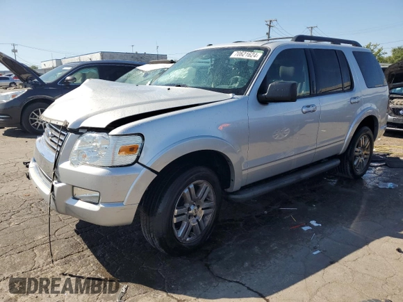 2010 Ford Explorer XLT z VIN 1FMEU6DE9AUA93402, wystawiony jako Copart lot #70621624 z przebiegiem Nie podano mil oraz Szkoda całkowita • Salvage title. Historia ofert i sprzedaży dostępna na DreamBid. Obrazek 1.