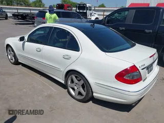 2009 Mercedes-Benz E-Class Luxury 3.5L with VIN WDBUF56X19B430167, listed as a IAAI auction lot 41862354 with 170,835 mi miles. Bid and sale history available at carsss.com. Image 3.