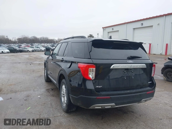 2023 Ford Explorer XLT with VIN 1FMSK8DH4PGB28045, listed as a IAAI auction lot 41723221 with 32,191 mi miles. Bid and sale history available at carsss.com. Image 3.