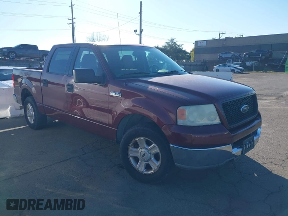 2004 Ford F-150 XLT with VIN 1FTRW12W84KC11390, listed as a IAAI auction lot 41461317 with 173,832 mi miles. Bid and sale history available at carsss.com. Image 1.