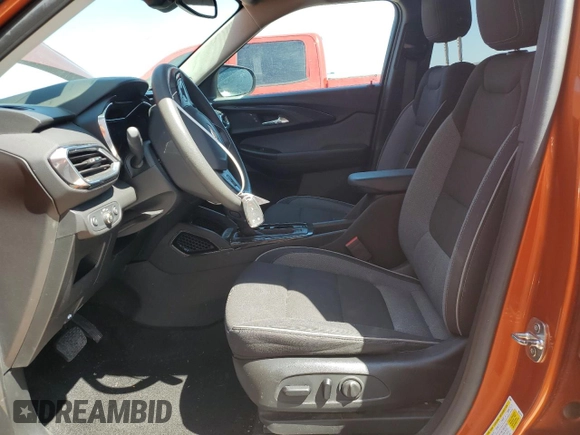 2022 Chevrolet TrailBlazer LT with VIN KL79MRSL7NB137453, listed as a Copart auction lot 51932945 with 32,962 mi miles and Salvage Title. Bid and sale history available at DreamBid. Image 7.