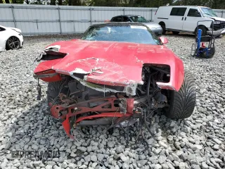 1988 Chevrolet Corvette z VIN 1G1YY2186J5112195, wystawiony jako Copart lot #55990205 z przebiegiem Nie podano mil oraz Szkoda całkowita • Salvage title. Historia ofert i sprzedaży dostępna na DreamBid. Obrazek 5.