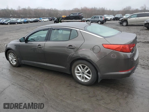 2011 Kia Optima LX z VIN KNAGM4A75B5173585, wystawiony jako Copart lot #51895325 z przebiegiem 137 318 mil mil oraz Szkoda całkowita • Salvage title. Historia ofert i sprzedaży dostępna na DreamBid. Obrazek 2.