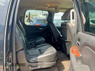 2008 Chevrolet Suburban LTZ with VIN 1GNFC16018R193868, listed as a Copart auction lot 50950405 with 193,219 mi miles and Clean title. Bid and sale history available at DreamBid. Image 6.