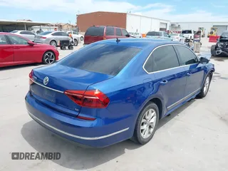 2017 Volkswagen Passat S z VIN 1VWAT7A34HC003813, wystawiony jako IAAI lot #42322928 z przebiegiem 207 115 mil mil oraz . Historia ofert i sprzedaży dostępna na DreamBid. Obrazek 4.