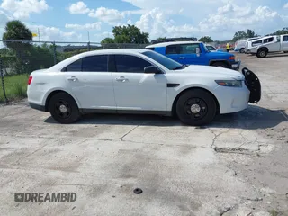 2015 Ford Police Interceptor с VIN 1FAHP2L82FG170054, выставлен на аукционе IAAI как лот 42778860 с пробегом 107 551 миль миль и . История ставок и продаж доступна на DreamBid. Изображение 13.