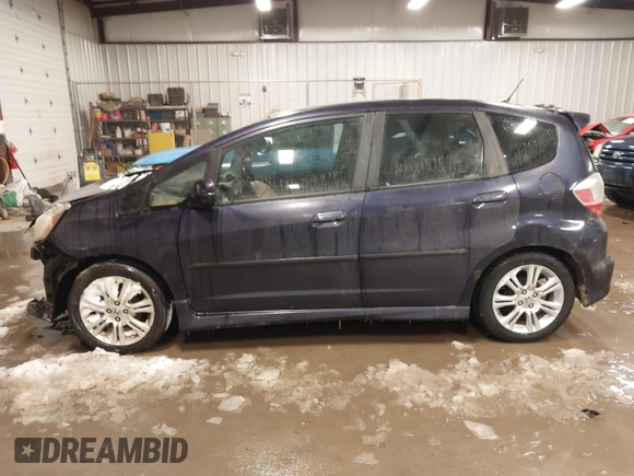 2010 Honda Fit Sport с VIN JHMGE8H47AC013526, выставлен на аукционе IAAI как лот 41617145 с пробегом 108 459 миль миль и . История ставок и продаж доступна на DreamBid. Изображение 14.