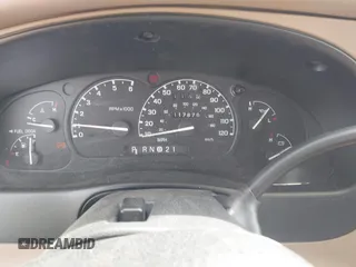 1999 Ford Explorer XLT z VIN 1FMZU35P4XUA38932, wystawiony jako IAAI lot #41953981 z przebiegiem 117 876 mil mil oraz . Historia ofert i sprzedaży dostępna na DreamBid. Obrazek 7.