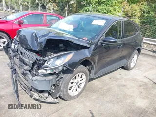 2020 Ford Escape SE z VIN 1FMCU9G69LUB40332, wystawiony jako IAAI lot #42006879 z przebiegiem 82 291 mil mil oraz . Historia ofert i sprzedaży dostępna na DreamBid. Obrazek 2.