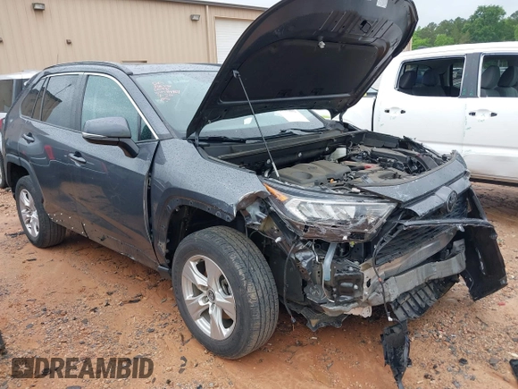 2021 Toyota RAV4 XLE with VIN 2T3W1RFV7MW114464, listed as a IAAI auction lot 39354802 with 41,922 mi miles. Bid and sale history available at carsss.com. Image 6.