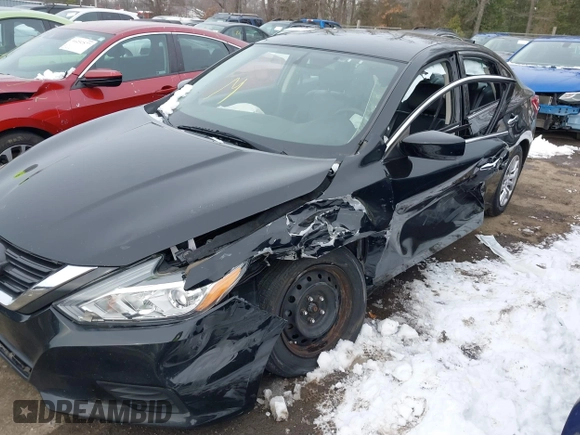2016 Nissan Altima SR with VIN 1N4AL3AP2GC214902, listed as a IAAI auction lot 41259992 with 168,905 mi miles and . Bid and sale history available at carsss.com. Image 6.