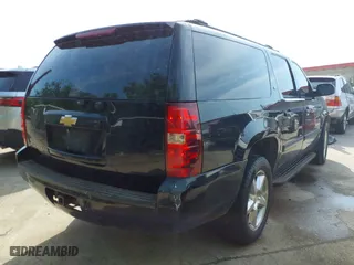 2007 Chevrolet Suburban LTZ with VIN 3GNFC160X7G112218, listed as a IAAI auction lot 42025105 with 316,645 mi miles. Bid and sale history available at carsss.com. Image 6.