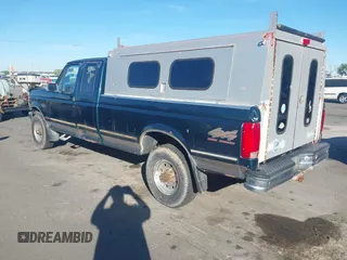 1995 Ford F-250 HD with VIN 1FTHX26G9SKB88703, listed as a IAAI auction lot 42119055 with 313,363 mi miles. Bid and sale history available at carsss.com. Image 3.