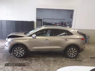 2019 Lincoln MKC Reserve with VIN 5LMTJ3DH4KUL20647, listed as a IAAI auction lot 41868447 with 64,403 mi miles and . Bid and sale history available at DreamBid. Image 13.