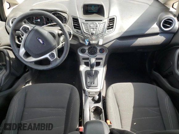 2017 Ford Fiesta SE z VIN 3FADP4BJ4HM122272, wystawiony jako Copart lot #49693695 z przebiegiem 55 151 mil mil oraz Szkoda całkowita • Salvage title. Historia ofert i sprzedaży dostępna na DreamBid. Obrazek 8.