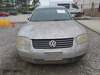 2002 Volkswagen Passat GLX with VIN WVWRH63B52P292822, listed as a IAAI auction lot 41954093 with 124,636 mi miles. Bid and sale history available at carsss.com. Image 6.