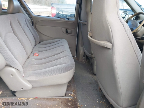 2001 Chrysler Voyager with VIN 1C4GJ25B51B278139, listed as a IAAI auction lot 41747571 with 84,688 mi miles. Bid and sale history available at carsss.com. Image 8.