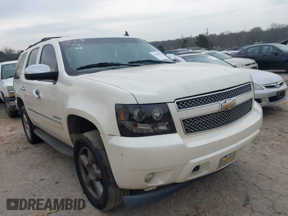 2009 Chevrolet Tahoe LTZ z VIN 1GNFK33089R218771, wystawiony jako IAAI lot #41789581 z przebiegiem 209 247 mil mil oraz . Historia ofert i sprzedaży dostępna na DreamBid. Obrazek 1.
