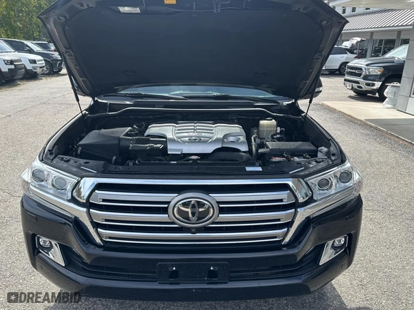 2017 Toyota Land Cruiser with VIN JTMCY7AJ7H4050517, listed as a Copart auction lot 73833724 with 137,775 mi miles and Clean Title. Bid and sale history available at carsss.com. Image 7.
