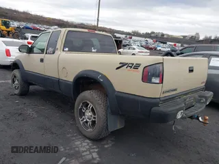 2003 GMC Sonoma SLS with VIN 1GTCT19X038212266, listed as a IAAI auction lot 41701463 with 151,555 mi miles. Bid and sale history available at carsss.com. Image 3.