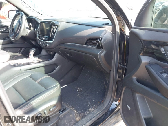 2023 Chevrolet Traverse RS z VIN 1GNEVJKW5PJ276524, wystawiony jako IAAI lot #41582780 z przebiegiem 56 095 mil mil oraz . Historia ofert i sprzedaży dostępna na DreamBid. Obrazek 5.