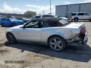 2012 Ford Mustang GT z VIN 1ZVBP8FF6C5268005, wystawiony jako Copart lot #59921495 z przebiegiem Nie podano mil oraz Szkoda całkowita • Salvage title. Historia ofert i sprzedaży dostępna na DreamBid. Obrazek 2.