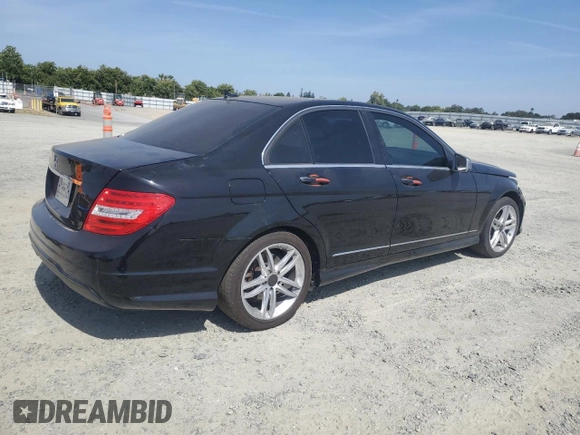 2013 Mercedes-Benz C 250 Sport с VIN WDDGF4HB4DA805824, выставлен на аукционе Copart как лот 61940825 с пробегом Не указан миль и Списание • Salvage title. История ставок и продаж доступна на DreamBid. Изображение 3.